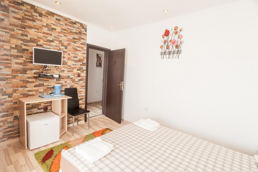 Rooms And Apartments Milana Bar Εξωτερικό φωτογραφία