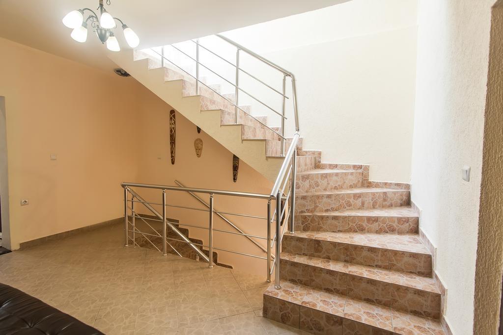 Rooms And Apartments Milana Bar Εξωτερικό φωτογραφία