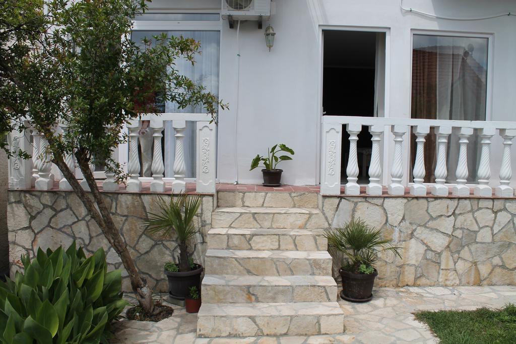 Rooms And Apartments Milana Bar Εξωτερικό φωτογραφία