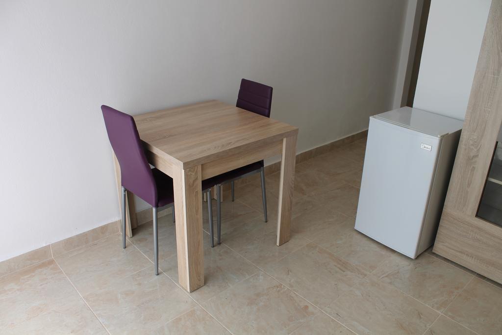 Rooms And Apartments Milana Bar Εξωτερικό φωτογραφία
