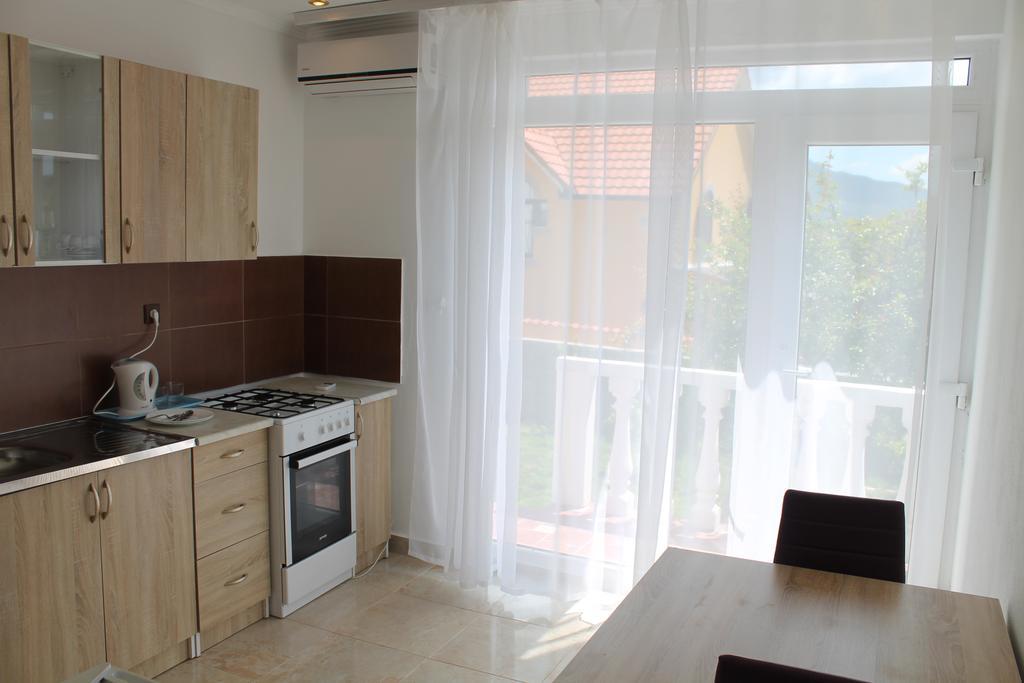 Rooms And Apartments Milana Bar Εξωτερικό φωτογραφία