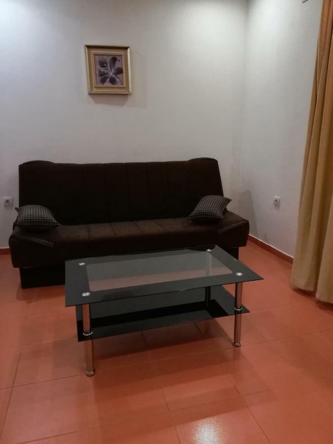 Rooms And Apartments Milana Bar Εξωτερικό φωτογραφία
