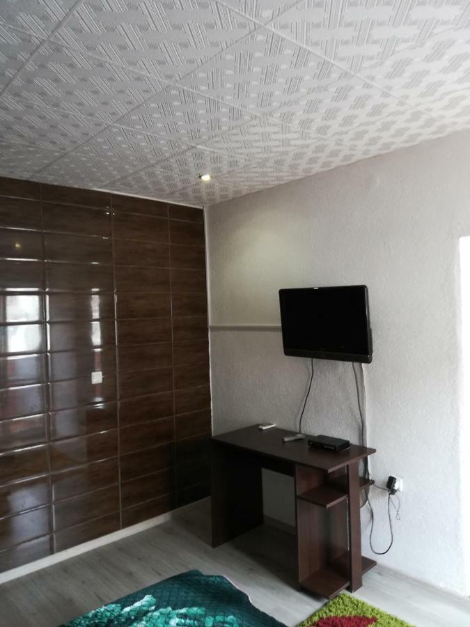 Rooms And Apartments Milana Bar Εξωτερικό φωτογραφία